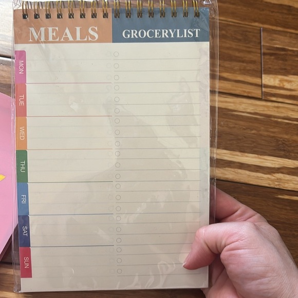 Wellness and fitness planner and meal planner with grocery list bundle - Picture 6 of 10